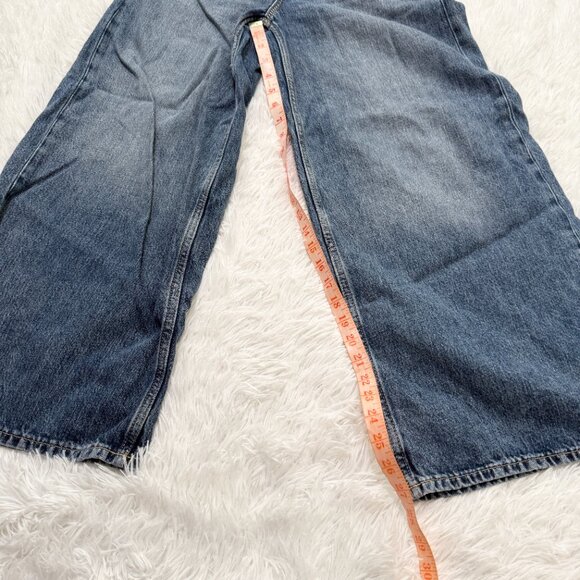 Women GAP Mid Rise UltraSoft Baggy Crop Jeans in Medium Indigo Size 28 - Picture 5 of 8